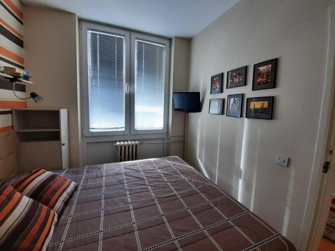 Skopje - Center Bright Apartment Bagian luar foto